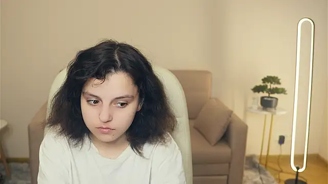 Snapshot of VadaBellotti chatting on 9, 6, 2026 VadaBellotti online show from 9, 6, 2026