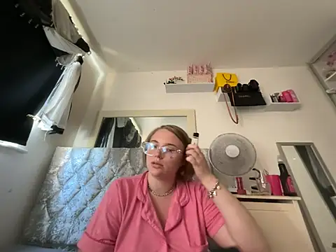 Snapshot of Violetsinxx chatting on 23, 6, 2026 Violetsinxx online show from 23, 6, 2026