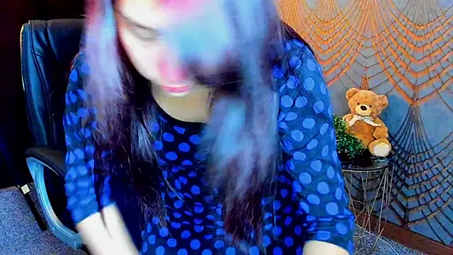 Livia Shy online show from 26, 6, 2026