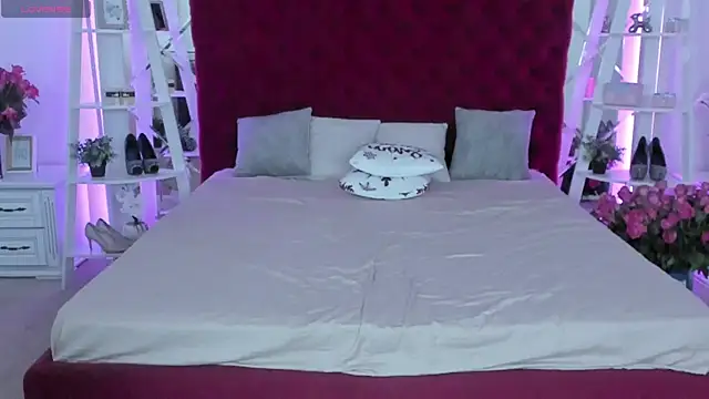 Snapshot of Livia_Shy chatting on 29, 6, 2026 Livia Shy online show from 29, 6, 2026