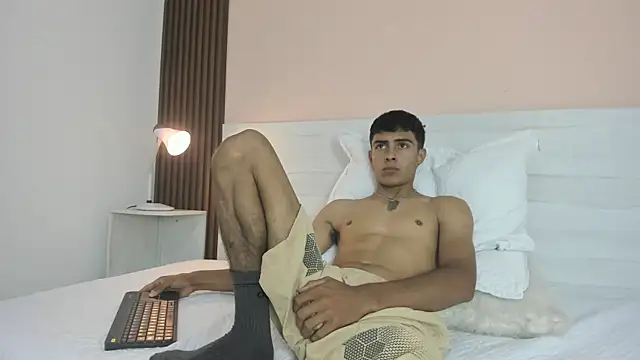 Snapshot of Bruno_fox chatting on 15, 7, 2026 Bruno fox online show from 15, 7, 2026
