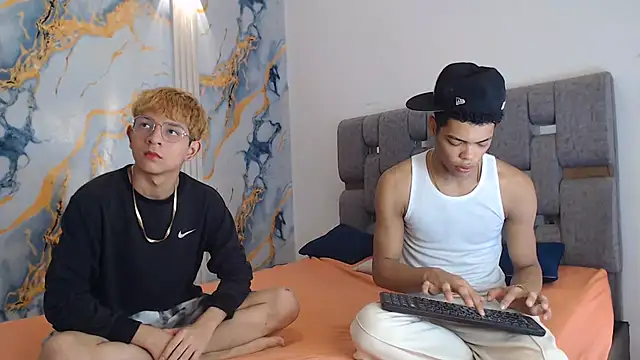 Snapshot of BLACK_AND_WHITET chatting on 22, 7, 2026 BLACK AND WHITET online show from 22, 7, 2026