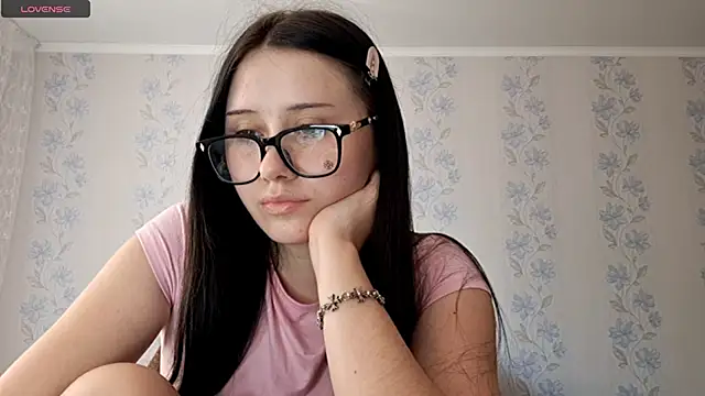 Snapshot of altcutie chatting on 17, 6, 2026 altcutie online show from 17, 6, 2026