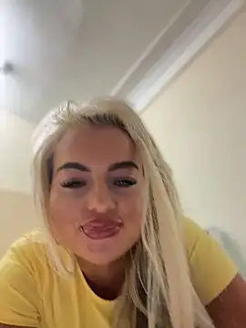 Snapshot of BarbieLeahX chatting on 9, 6, 2026 BarbieLeahX online show from 9, 6, 2026