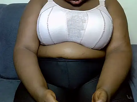Snapshot of Tashazbabe chatting on 9, 7, 2026 Tashazbabe online show from 9, 7, 2026