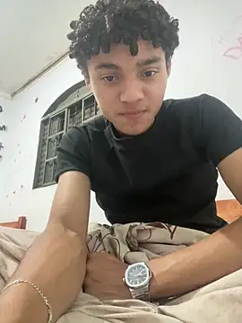 Guilhermesousaferro online show from 14, 6, 2026