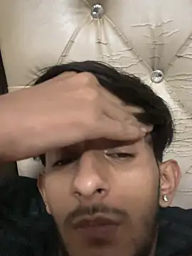 Snapshot of ronnnnn718 chatting on 3, 7, 2026 ronnnnn718 online show from 3, 7, 2026