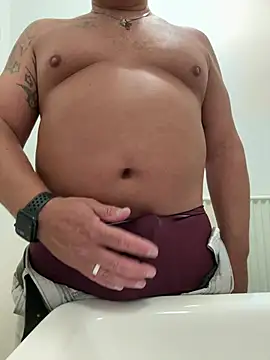 Snapshot of Leon42xxx chatting on 3, 8, 2026 Leon42xxx online show from 3, 8, 2026