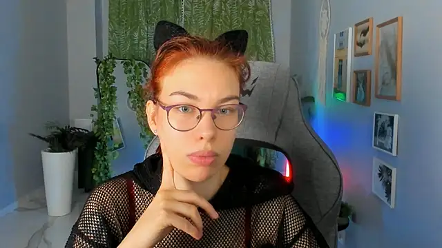 Snapshot of SeraphineDuskryn chatting on 25, 6, 2026 SeraphineDuskryn online show from 25, 6, 2026