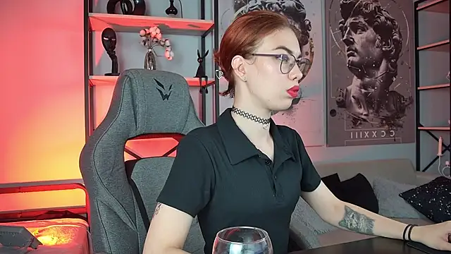 Snapshot of SeraphineDuskryn chatting on 4, 7, 2026 SeraphineDuskryn online show from 4, 7, 2026