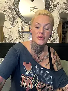 Snapshot of InkedMissLaBaehm chatting on 14, 6, 2026 InkedMissLaBaehm online show from 14, 6, 2026
