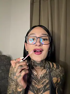 Snapshot of Suis_evangeline chatting on 7, 8, 2026 Suis evangeline online show from 7, 8, 2026