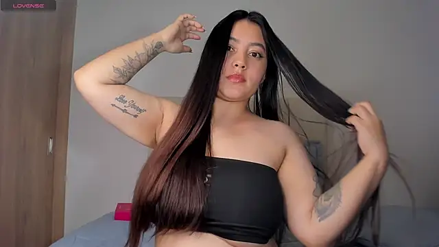 Snapshot of little_caro chatting on 24, 7, 2026 little caro online show from 24, 7, 2026