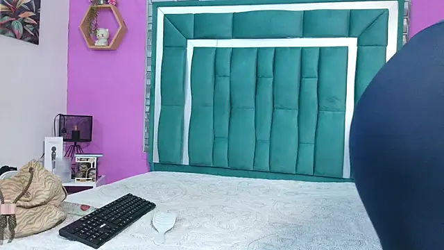 Snapshot of VALERY_SCOTT_ chatting on 9, 7, 2026 VALERY SCOTT online show from 9, 7, 2026