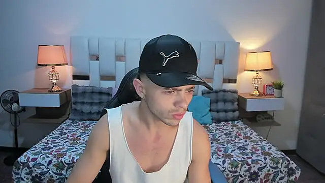 Snapshot of Zeus_damian21 chatting on 18, 7, 2026 Zeus damian21 online show from 18, 7, 2026