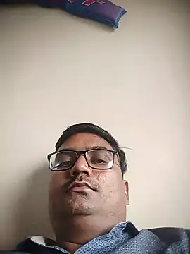 Snapshot of dhirusury050625 chatting on 13, 7, 2026 dhirusury050625 online show from 13, 7, 2026