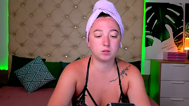 AVA MAXIMUS online show from 1, 7, 2026