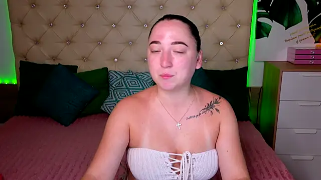 AVA MAXIMUS online show from 14, 7, 2026