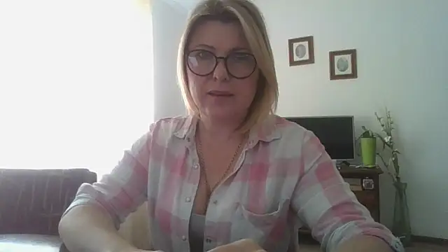 ElenaLove888 online show from 13, 6, 2026