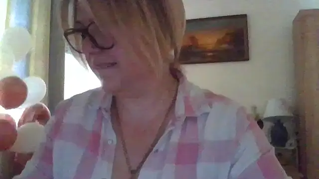 ElenaLove888 online show from 18, 6, 2026