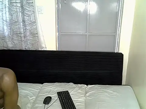 sassiejullie online show from 30, 7, 2026