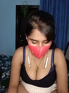 ShanayaRoseXO online show from 15, 6, 2026