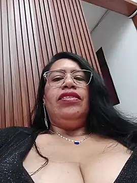 Snapshot of Emilif_ chatting on 1, 8, 2026 Emilif online show from 1, 8, 2026