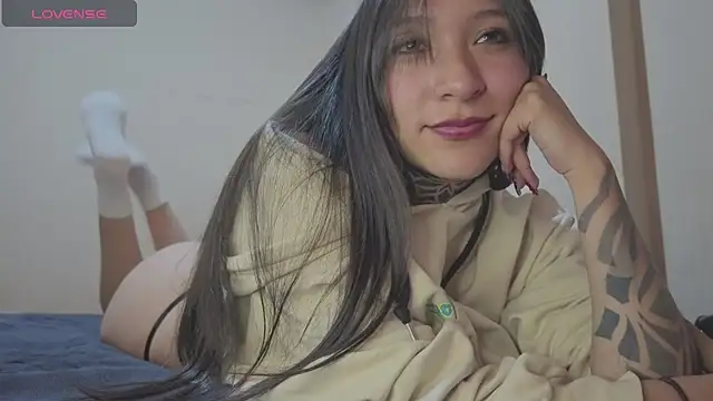 Snapshot of isasaenz_ chatting on 21, 7, 2026 isasaenz online show from 21, 7, 2026