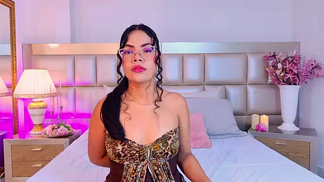 Snapshot of AliceLavenders chatting on 7, 7, 2026 AliceLavenders online show from 7, 7, 2026