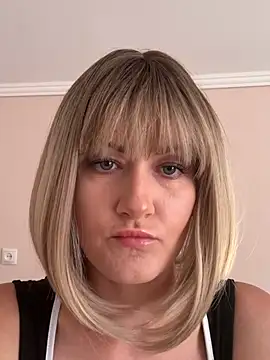 Snapshot of LunaFoxs chatting on 6, 7, 2026 LunaFoxs online show from 6, 7, 2026