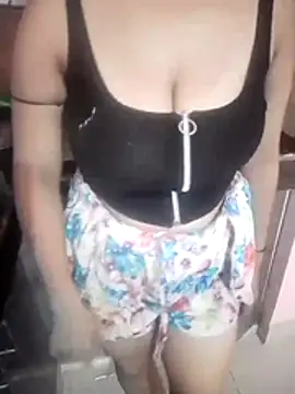 Snapshot of Riya_Beauty chatting on 29, 6, 2026 Riya Beauty online show from 29, 6, 2026