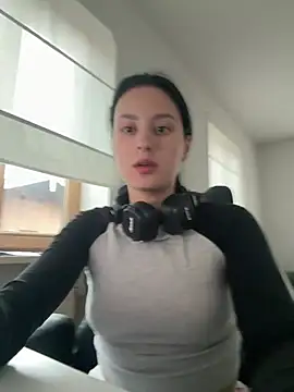 Snapshot of MisssMiaaa17 chatting on 3, 7, 2026 MisssMiaaa17 online show from 3, 7, 2026
