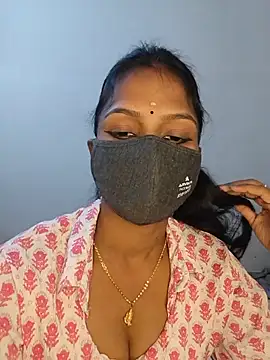Snapshot of YALINITWO7_TAMIL chatting on 8, 8, 2026 YALINITWO7 TAMIL online show from 8, 8, 2026