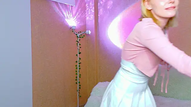 Snapshot of SweeetMia chatting on 10, 7, 2026 SweeetMia online show from 10, 7, 2026