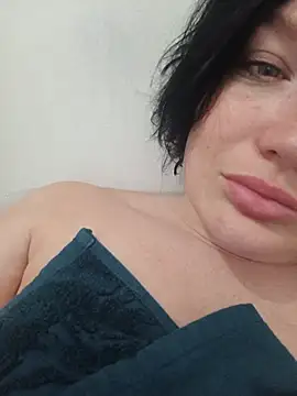 Snapshot of LoveVixen_LoveWolf chatting on 28, 6, 2026 LoveVixen LoveWolf online show from 28, 6, 2026