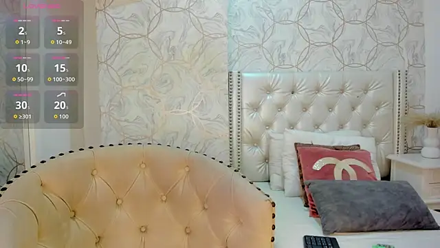 Snapshot of britanny_77 chatting on 23, 7, 2026 britanny 77 online show from 23, 7, 2026