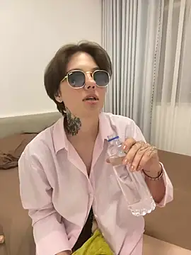 Lorysoon online show from 20, 6, 2026