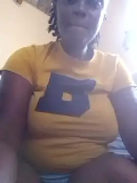 Snapshot of queen-shanty chatting on 18, 6, 2026 queen-shanty online show from 18, 6, 2026