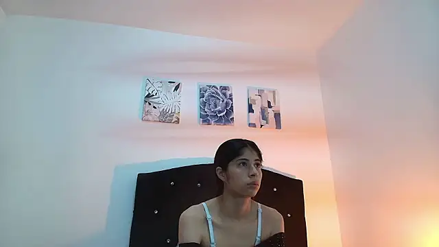 Dahlia  Vixen online show from 13, 7, 2026