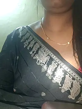 Snapshot of prethutamil chatting on 4, 8, 2026 prethutamil online show from 4, 8, 2026