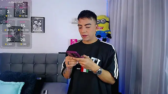 Snapshot of esdavidhernandez_ chatting on 21, 6, 2026 esdavidhernandez online show from 21, 6, 2026