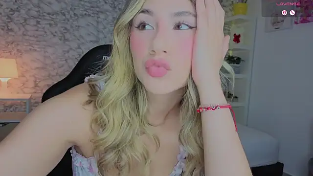 Snapshot of Isabella_Bliss chatting on 29, 6, 2026 Isabella Bliss online show from 29, 6, 2026