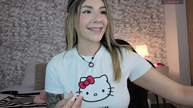 Snapshot of Isabella_Bliss chatting on 18, 7, 2026 Isabella Bliss online show from 18, 7, 2026