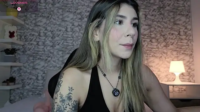 Snapshot of Isabella_Bliss chatting on 25, 7, 2026 Isabella Bliss online show from 25, 7, 2026