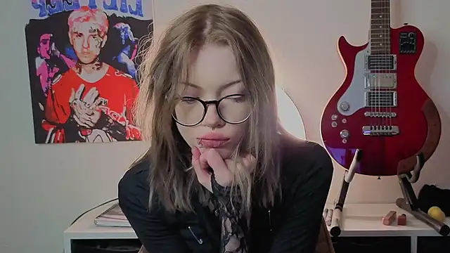 Snapshot of EndicaWilde chatting on 21, 6, 2026 EndicaWilde online show from 21, 6, 2026