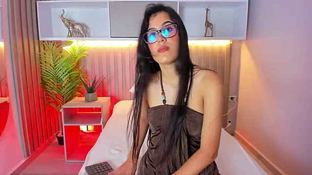 Snapshot of jazminmoree chatting on 1, 8, 2026 jazminmoree online show from 1, 8, 2026