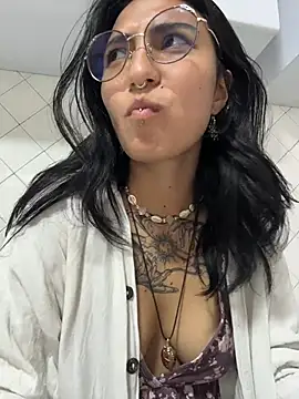 Snapshot of Velvet_Mysstic chatting on 25, 6, 2026 Velvet Mysstic online show from 25, 6, 2026