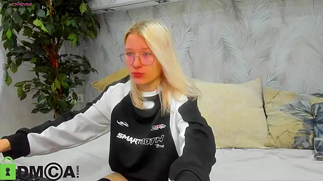 Snapshot of Nika-Smith chatting on 6, 8, 2026 Nika-Smith online show from 6, 8, 2026