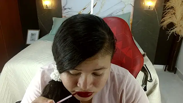 Snapshot of KellyShibary chatting on 1, 8, 2026 KellyShibary online show from 1, 8, 2026