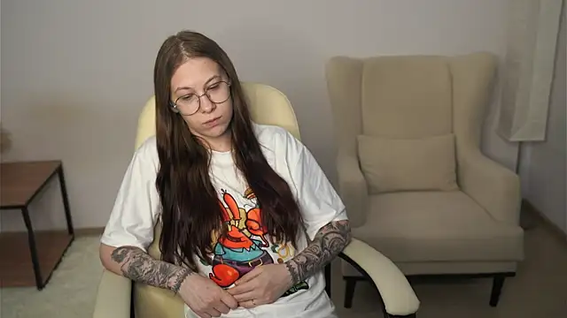 Snapshot of ClarisaBuress chatting on 23, 6, 2026 ClarisaBuress online show from 23, 6, 2026